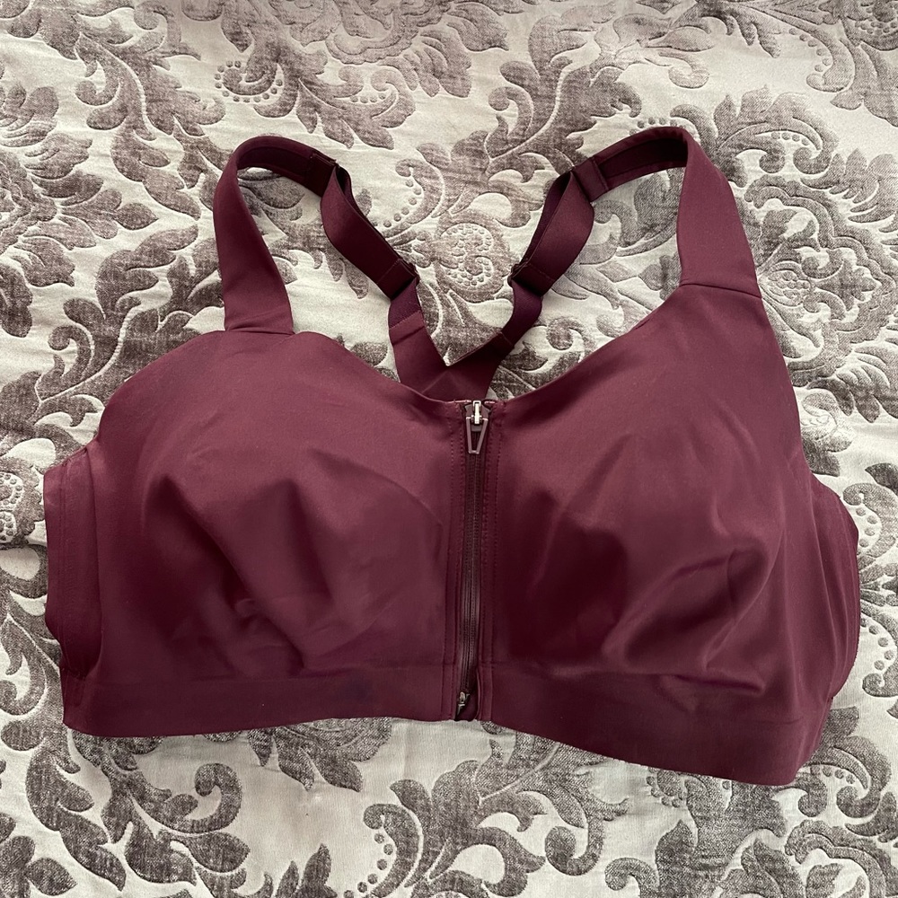 Knockout Sports Bra by Victoria’s Secret Maximum Support Front-Close Bra